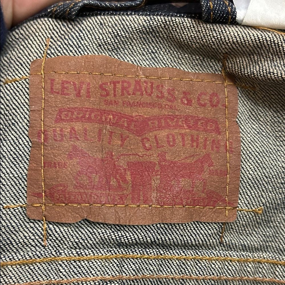 Levi's Dark Blue Denim Vest with Button Details - Picture 4 of 4